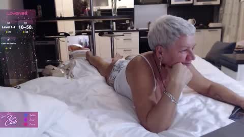 Roxana online show from October 16, 2025, 7:37 pm