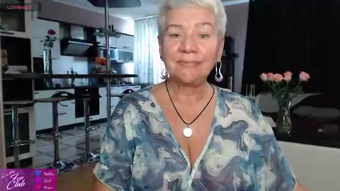 Roxana online show from August 5, 2026, 1:47 pm