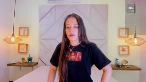 Roxana   online show from September 21, 2025, 4:52 pm