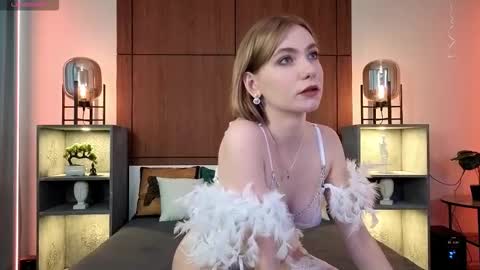 Roxana online show from October 9, 2025, 8:12 am