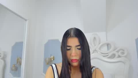 roxana_scott1 online show from September 19, 2025, 3:41 am