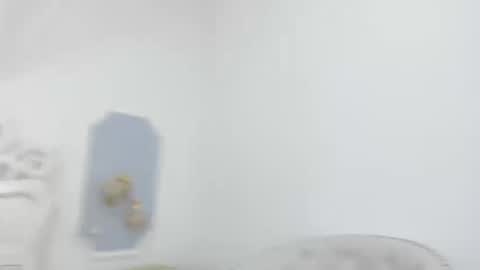 roxana_scott1 online show from September 26, 2025, 3:54 am