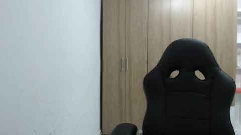 Roxana online show from April 9, 2026, 2:44 am