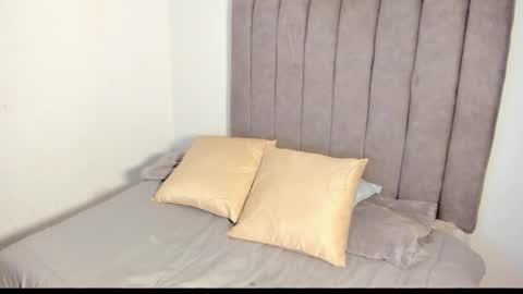 Roxane online show from November 15, 2025, 8:44 am