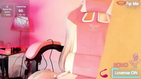 Snapshot of roxaneevans_ chatting on January 20, 2025, 10:18 am Roxane online show from January 20, 2025, 10:18 am