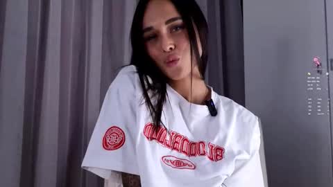 Anna Lokiss online show from January 19, 2026, 4:27 am