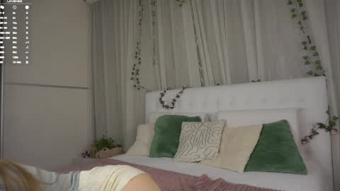 Snapshot of roxanelan chatting on March 16, 2026, 11:47 am Anna Lokiss online show from March 16, 2026, 11:47 am