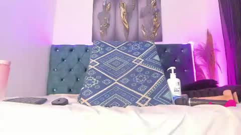 Snapshot of roxanna_0 chatting on July 8, 2026, 10:53 am Roxanna online show from July 8, 2026, 10:53 am