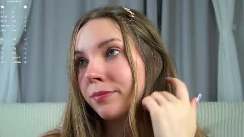 roxannastoo online show from November 15, 2025, 1:03 am