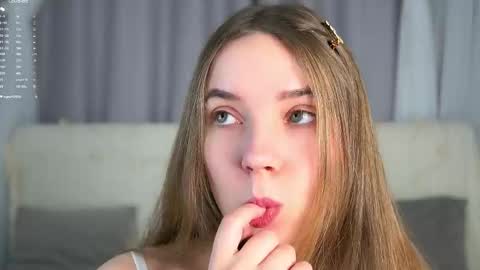 roxannastoo online show from January 14, 2026, 1:11 am