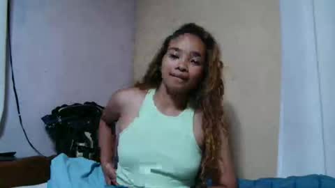 roxanne_98 online show from September 20, 2025, 5:03 pm