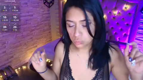 roxanne_han online show from September 21, 2025, 11:34 am