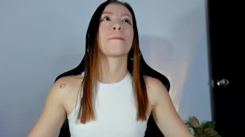 roxanne online show from April 4, 2026, 7:44 pm