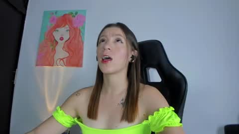 Snapshot of roxanne_jones1 chatting on July 8, 2026, 8:24 pm roxanne online show from July 8, 2026, 8:24 pm
