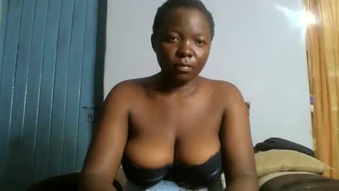 roxen_atieno online show from January 12, 2025, 11:58 pm