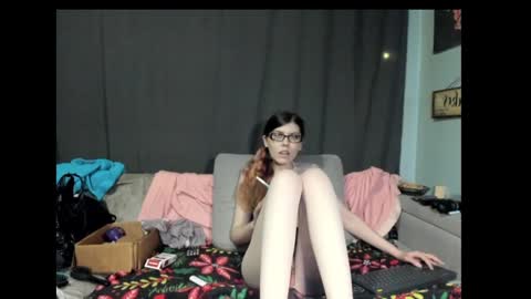 Snapshot of roxihazeleyes chatting on February 3, 2025, 12:47 am roxihazeleyes online show from February 3, 2025, 12:47 am