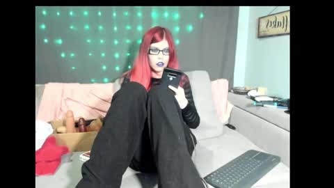 Snapshot of roxihazeleyes chatting on February 14, 2025, 4:15 am roxihazeleyes online show from February 14, 2025, 4:15 am