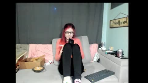 Snapshot of roxihazeleyes chatting on February 24, 2025, 1:13 am roxihazeleyes online show from February 24, 2025, 1:13 am