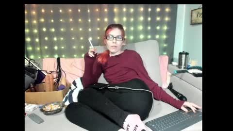 Snapshot of roxihazeleyes chatting on February 25, 2025, 6:58 am roxihazeleyes online show from February 25, 2025, 6:58 am