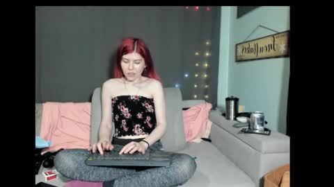 Snapshot of roxihazeleyes chatting on March 1, 2025, 2:59 am roxihazeleyes online show from March 1, 2025, 2:59 am
