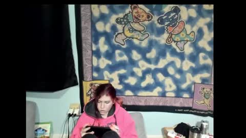 Snapshot of roxihazeleyes chatting on March 5, 2025, 8:00 am roxihazeleyes online show from March 5, 2025, 8:00 am