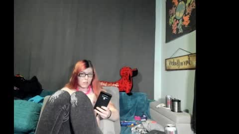 Snapshot of roxihazeleyes chatting on October 2, 2025, 1:12 am roxihazeleyes online show from October 2, 2025, 1:12 am