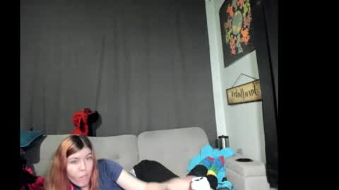 roxihazeleyes online show from October 23, 2025, 5:23 pm