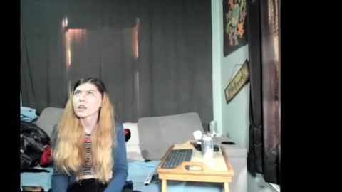 roxihazeleyes online show from March 19, 2026, 9:30 pm