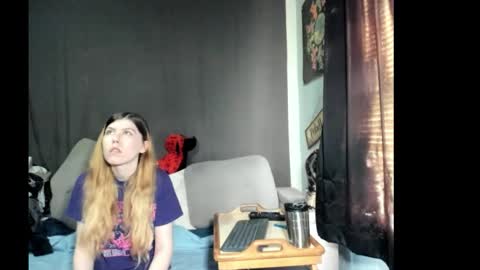 roxihazeleyes online show from March 22, 2026, 4:43 pm