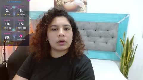 Snapshot of roxx_iie chatting on October 8, 2025, 2:42 am roxiie online show from October 8, 2025, 2:42 am