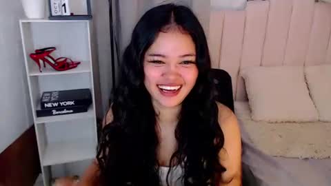 roxxy_blossom online show from October 12, 2025, 3:27 am