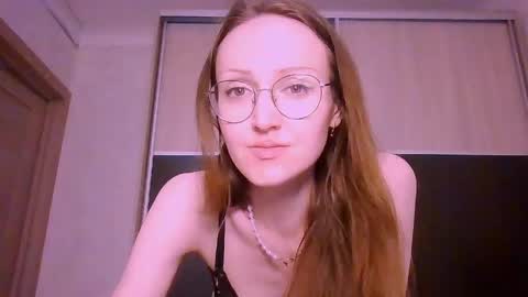 Roxxy Wharton online show from June 5, 2026, 12:00 pm