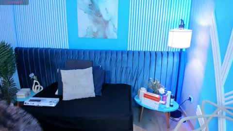 Roxy hell online show from November 29, 2025, 12:19 pm