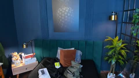 Roxy hell online show from December 15, 2025, 12:20 pm