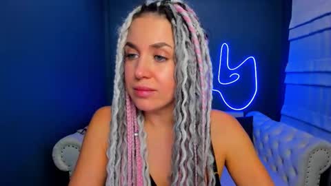 Roxy online show from November 22, 2025, 1:48 am