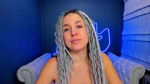 Roxy online show from December 19, 2025, 1:23 am