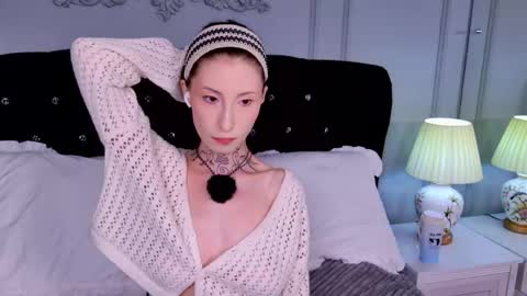 roxanne online show from May 18, 2026, 3:35 am