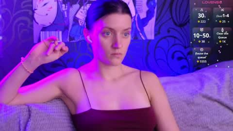 roxy_riot_ online show from April 9, 2026, 6:19 am