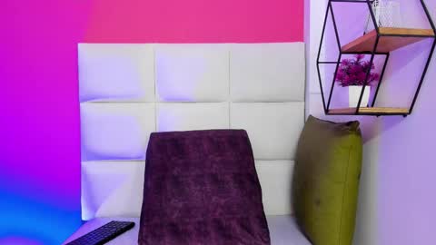 roxy_sexy69 online show from March 11, 2026, 4:18 am