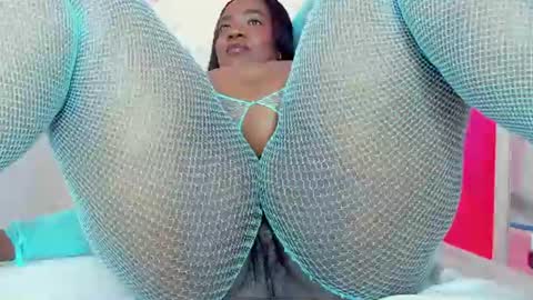 roxy_sexy69 online show from July 1, 2026, 9:14 pm
