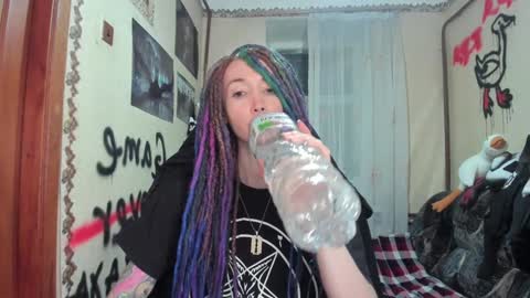 Snapshot of roxy_silver chatting on January 24, 2025, 12:52 am Roxy online show from January 24, 2025, 12:52 am