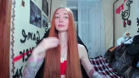 Snapshot of roxy_silver chatting on February 14, 2025, 12:19 am Roxy online show from February 14, 2025, 12:19 am