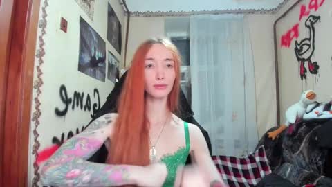 Snapshot of roxy_silver chatting on February 15, 2025, 1:21 am Roxy online show from February 15, 2025, 1:21 am