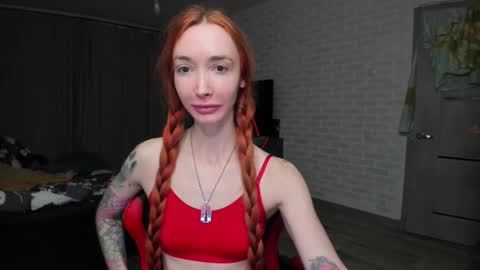 Snapshot of roxy_silver chatting on October 7, 2025, 2:58 pm Roxy online show from October 7, 2025, 2:58 pm