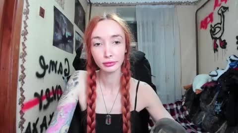 Snapshot of roxy_silver chatting on October 11, 2025, 9:46 pm Roxy online show from October 11, 2025, 9:46 pm