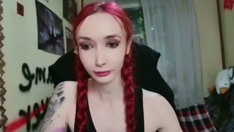 Snapshot of roxy_silver chatting on June 17, 2026, 2:40 pm Roxy online show from June 17, 2026, 2:40 pm