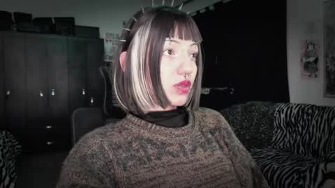 Snapshot of roxy_toxic chatting on June 10, 2026, 12:22 am Roxy Independient model Help me to reach 50 thumbs up online show from June 10, 2026, 12:22 am
