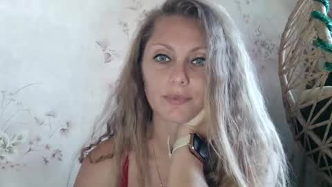 Snapshot of roxyfox18x01 chatting on October 3, 2025, 7:49 am roxyfox18x01 online show from October 3, 2025, 7:49 am