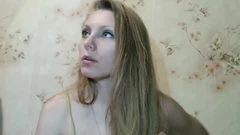 roxyfox18x01 online show from February 19, 2026, 8:05 pm