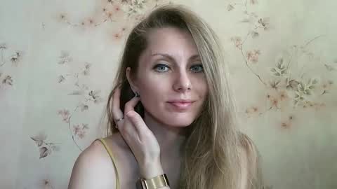 Snapshot of roxyfox18x01 chatting on March 22, 2026, 12:30 pm roxyfox18x01 online show from March 22, 2026, 12:30 pm